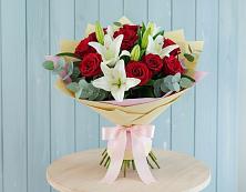 Букет цветов из:  Лилии и Розы в Орлово