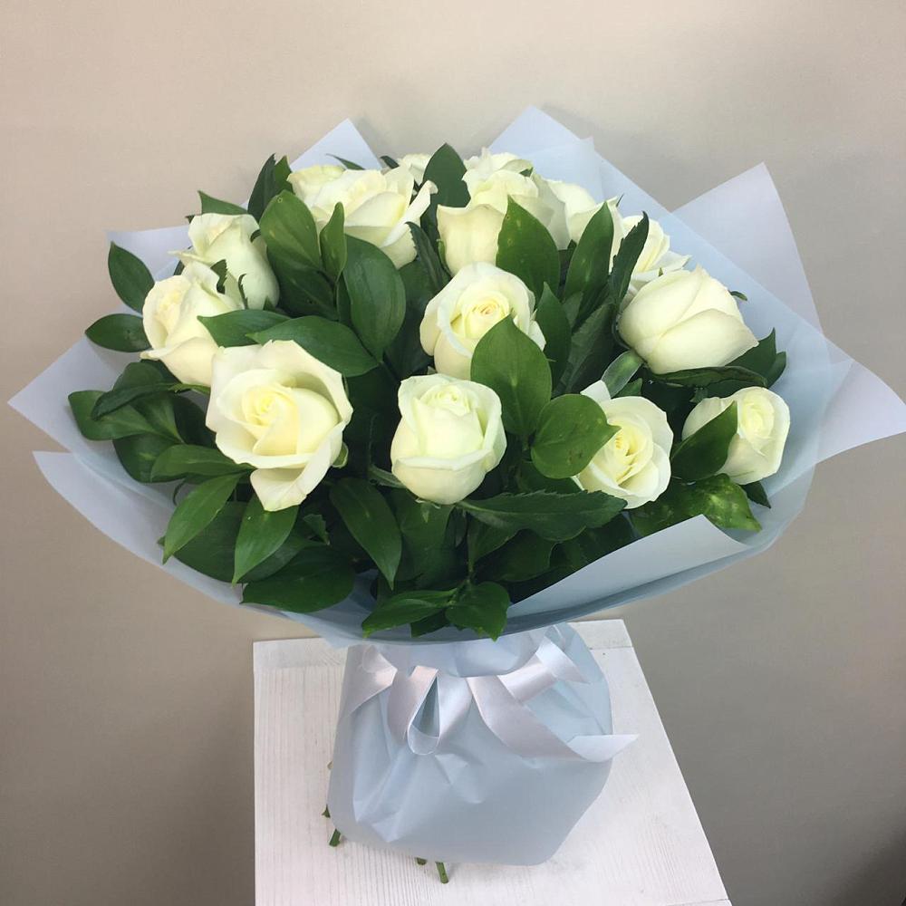 Букет 15 Белых роз Проуд в Орлово