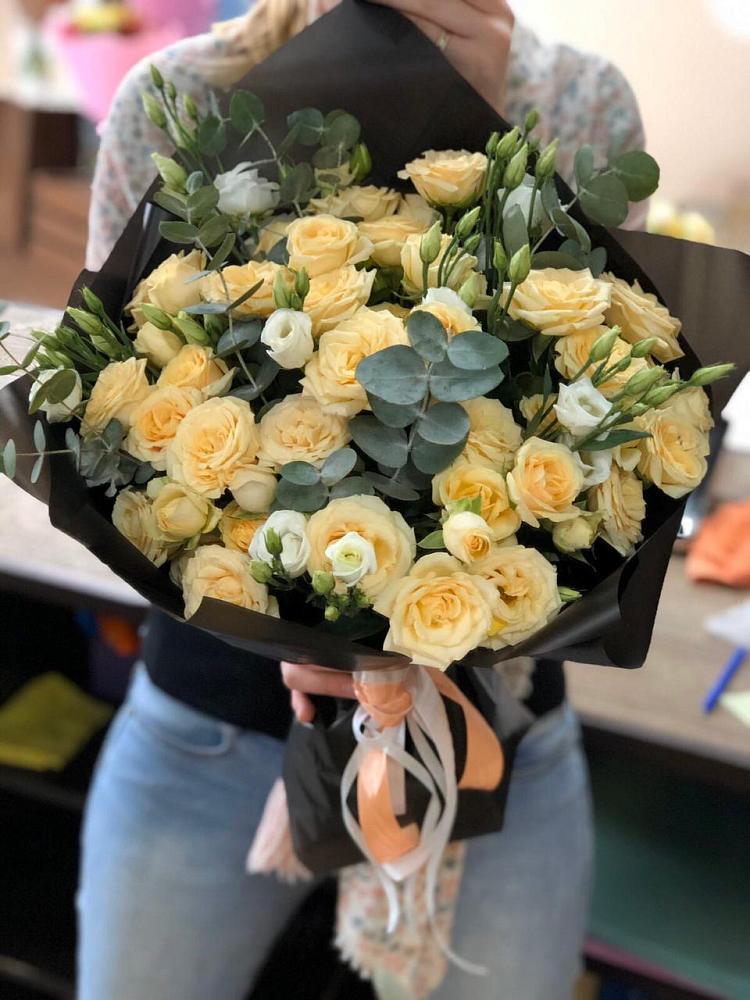 Букет цветов из: Розы и Лизиантусы в Орлово