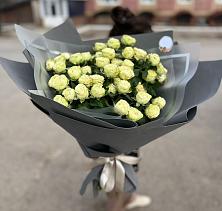 Букет Белые кустовые розы Солинеро в Орлово