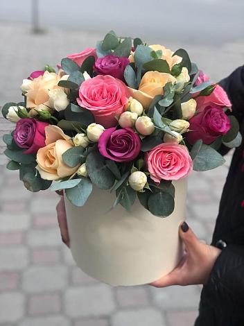 Цветочная композиция из Розы в шляпной коробке в Орлово