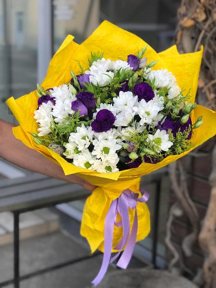 Букет цветов из: Ирисы, Хризантемы и Ромашки в Орлово