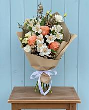 Букет цветов из:  Альстромерии, Лизиантусы, Розы и Хризантемы #REPLACE_PRED# Орлово